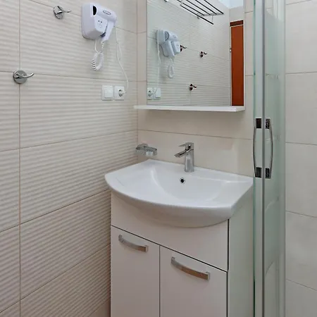 With Parking Space Barbat, Rab - 24215 Apartamento