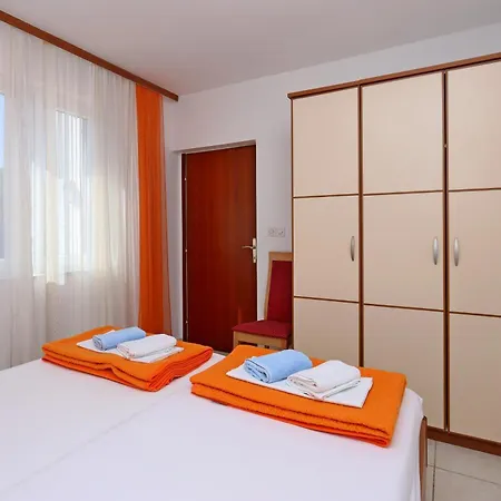 Apartamento With Parking Space Barbat, Rab - 24215 *