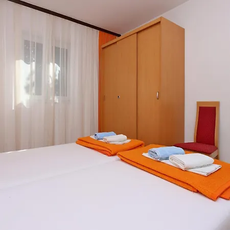 With Parking Space Barbat, Rab - 24215 Apartamento Rab Town