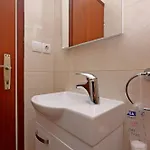 Appartement With Parking Space Barbat, Rab - 24215 *
