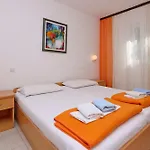 Appartement With Parking Space Barbat, Rab - 24215 Rab Town