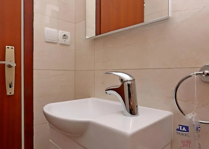 Apartamento With Parking Space Barbat, Rab - 24215 *