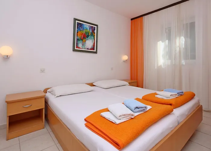 Apartamento With Parking Space Barbat, Rab - 24215 Rab Town